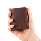 Santo Slim Wallet mit Münzfach | Kreditkartenetui Kartenhalter Geldbeutel | RFID Protection | aus Echtleder in der Hand Farbe Dunkelbraun